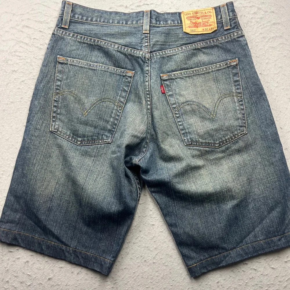 Vintage Levis 569 Loose Straight Denim Shorts Mens 32 Blue Medium Wash Jean Y2K